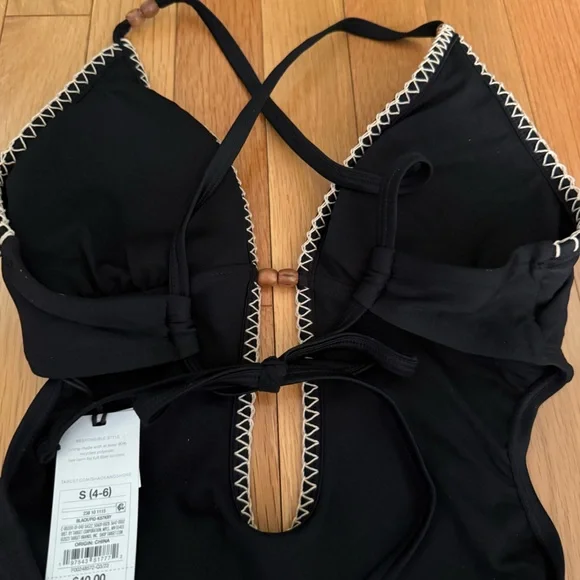 Women’s Small Shade and Shore Black Halter One-Piece Swimsuit NWT - Picture 2 of 5